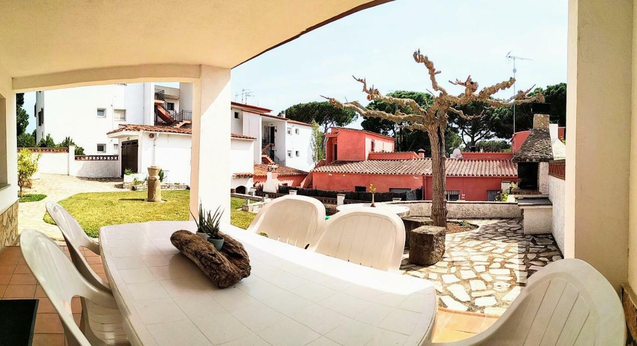Apartamento Montgó L' Escala Exterior foto